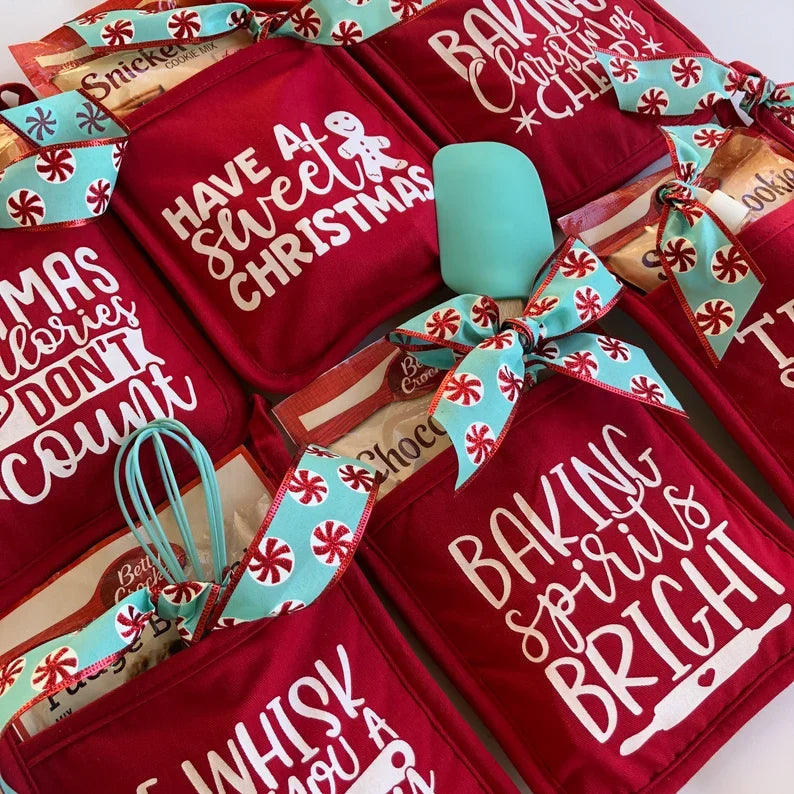 Christmas Pot Holder & Baking Mitts | Holiday Kitchen Accessories 2025