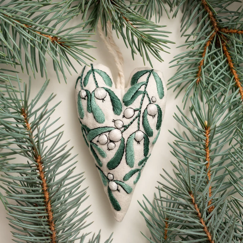 DIY Heart-Shaped Hand Embroidered Christmas Ornament Kit – 2025 Holiday Craft