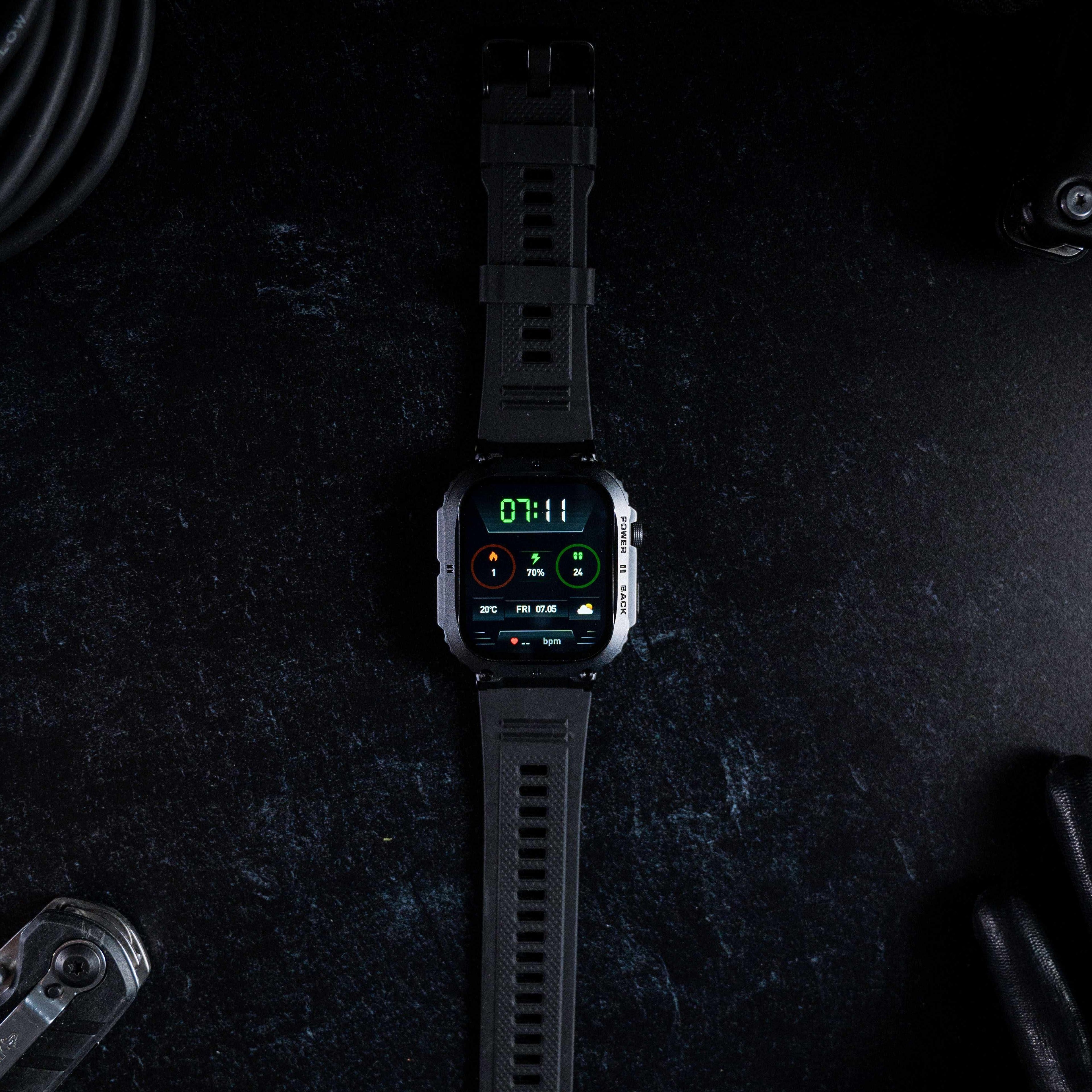 Luxium Stinger - Durable Smart Watch
